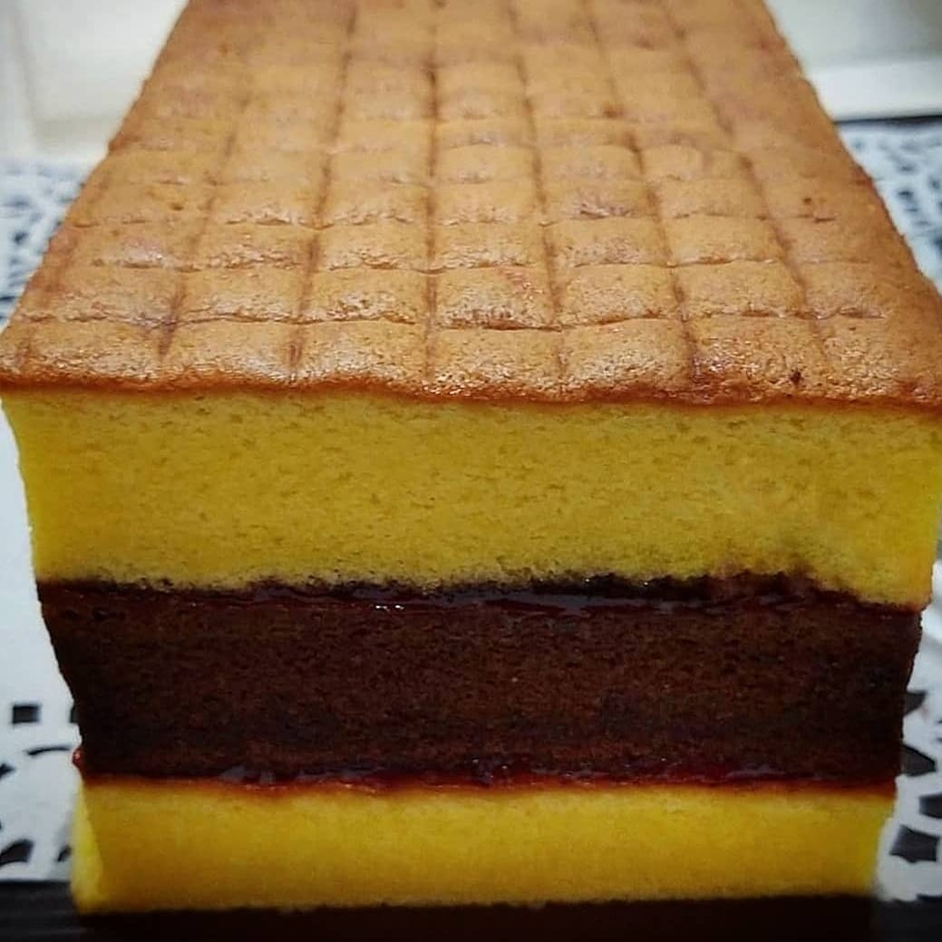 Three layer cakes